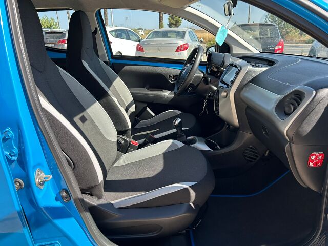 TOYOTA AYGO 1.0 XPLAY SPANISH LHD IN SPAIN 25000 MILES SUPERB 2017